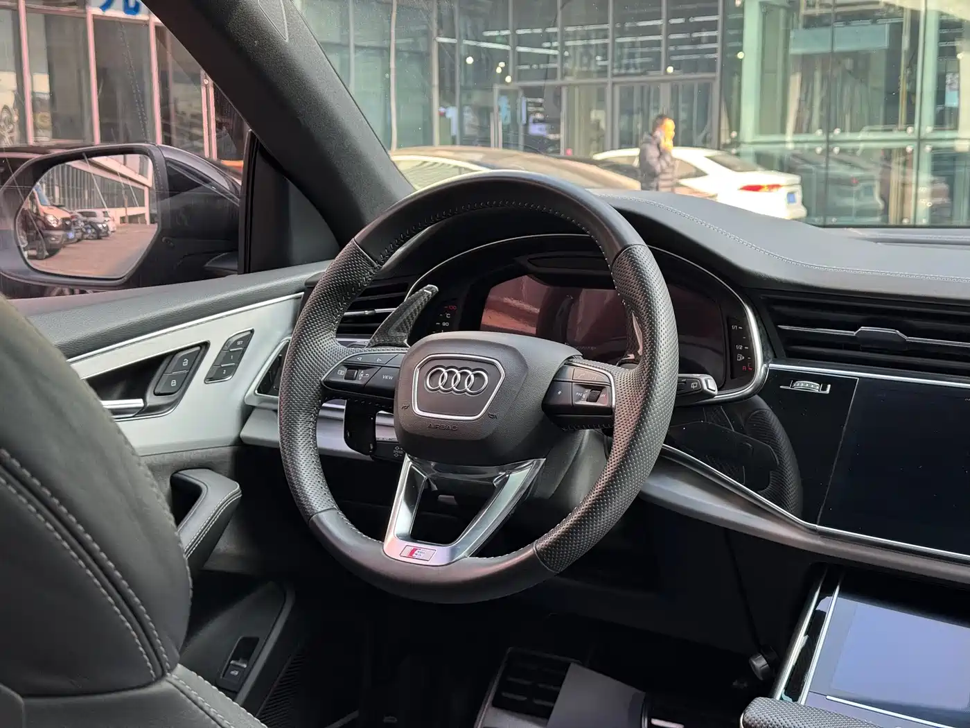 Audi Q8 2019 55 TFSI Premium Dynamic фото 5