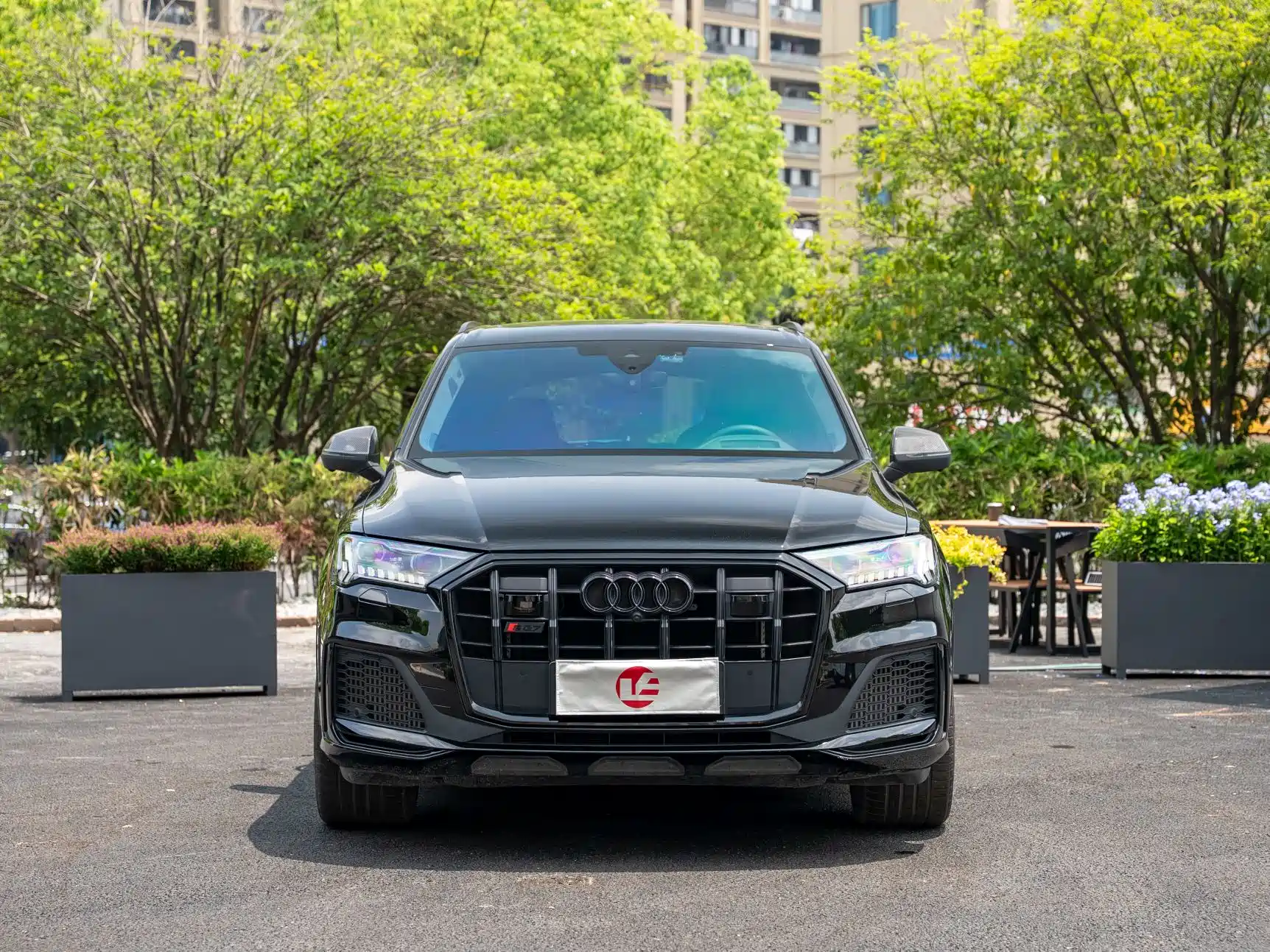 Photo 2 - Audi SQ7