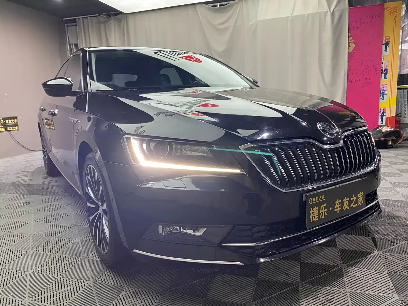 Škoda Superb 2018 TSI330 DSG Luxury Edition China V фото 3