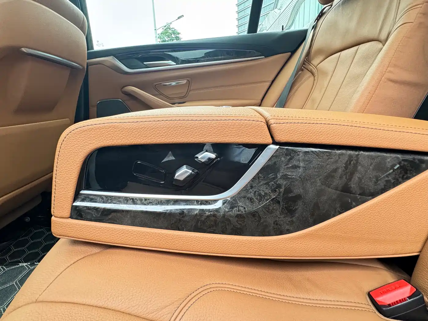 BMW 5 Series 2019 530Li Leading M Sport Package фото 18