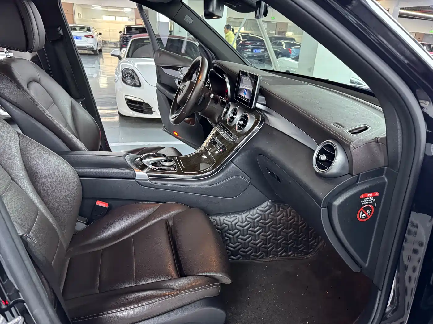 Mercedes-Benz GLC 2018 GLC 260 4MATIC Dynamic фото 13