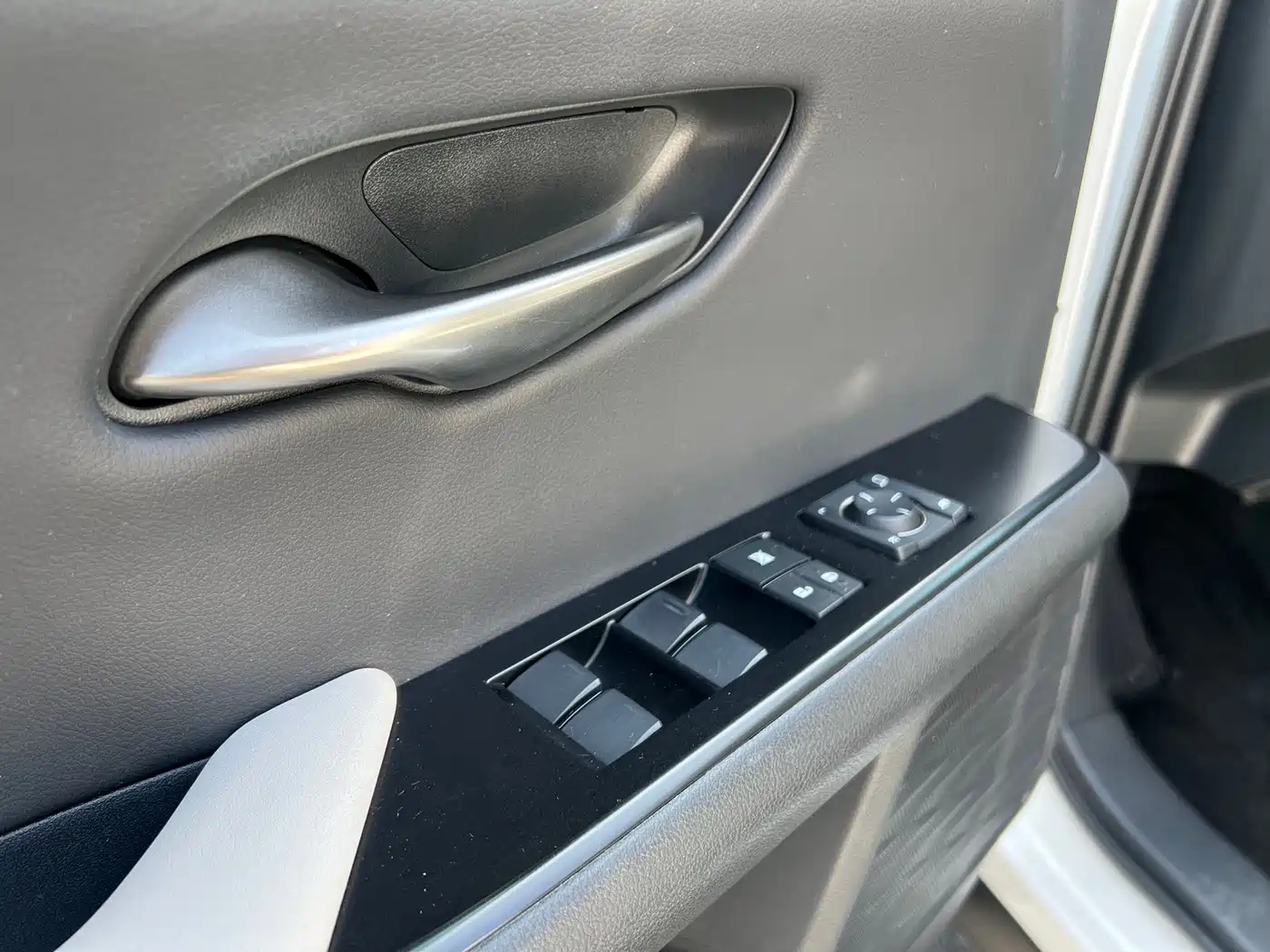 Lexus UX 2020 260h Explore Fun Edition China V фото 13
