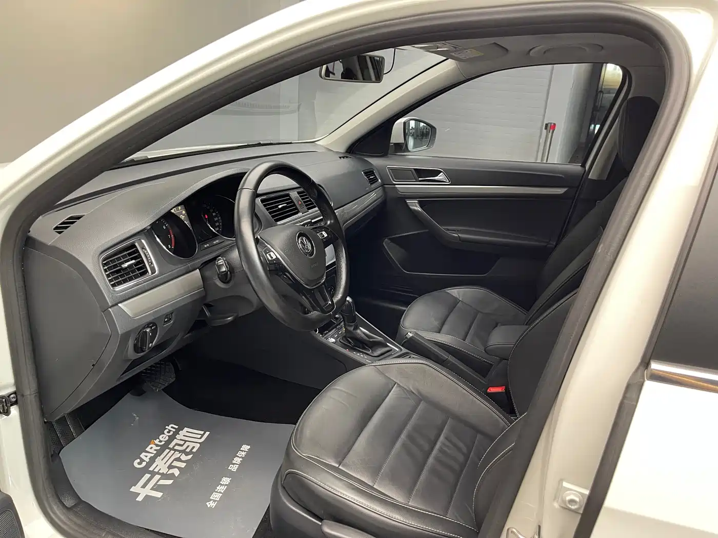 Volkswagen Lavida 2017 230TSI DSG Comfort Edition фото 10