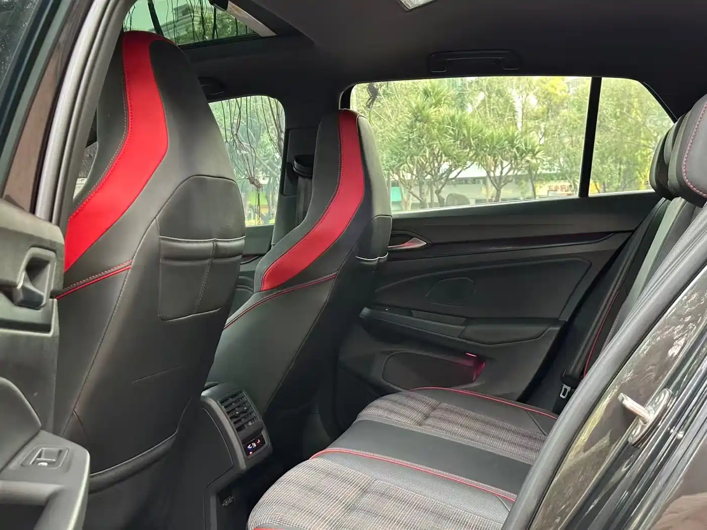 Volkswagen Golf GTI 2021 380TSI DSG GTI фото 8