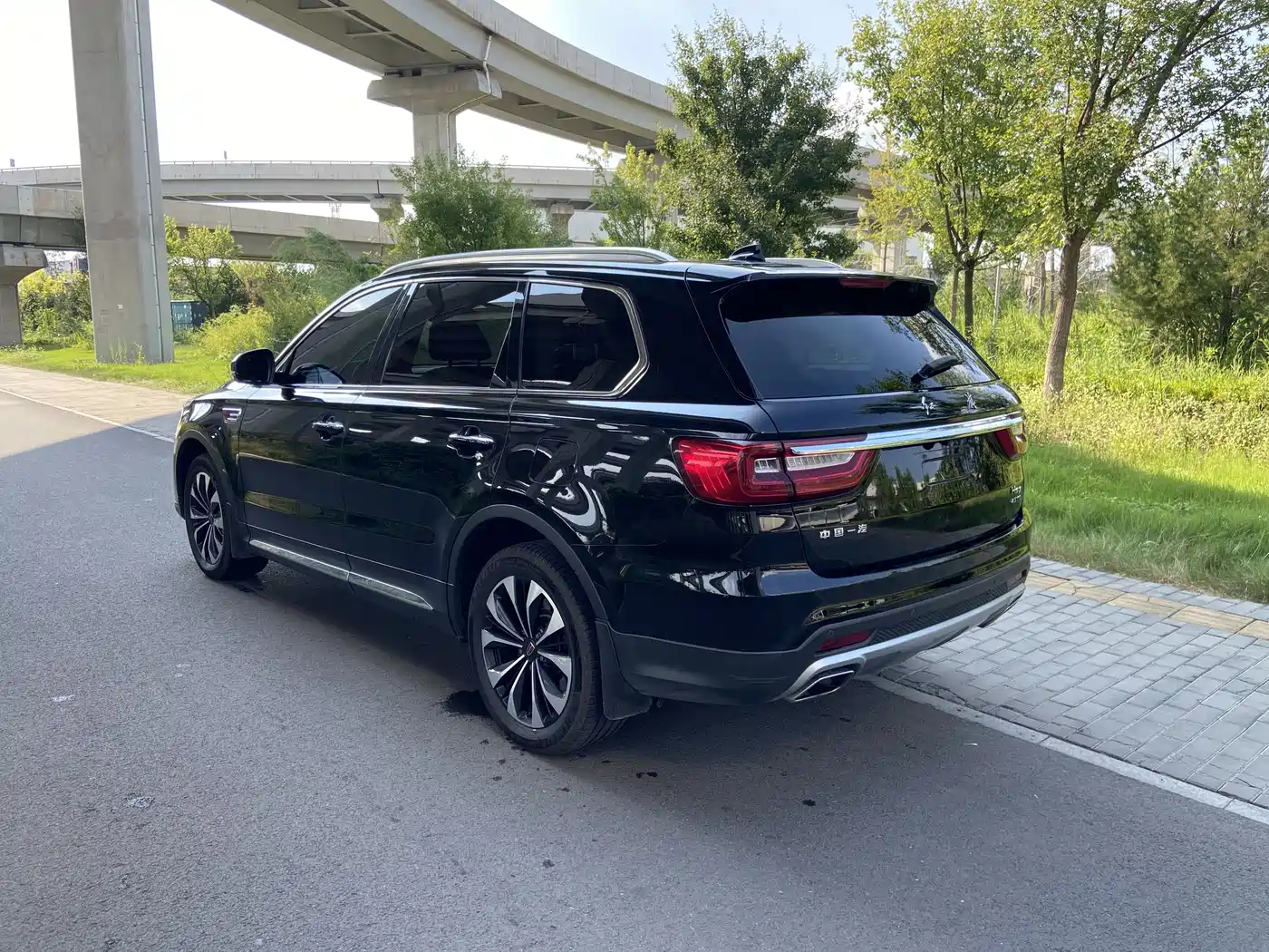 Photo 5 - Hongqi HS7
