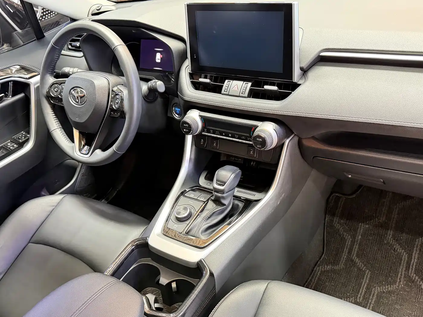 Toyota RAV4 Rongfang 2022 Hybrid 2.5L E-CVT 4WD Elite Plus Edition фото 12