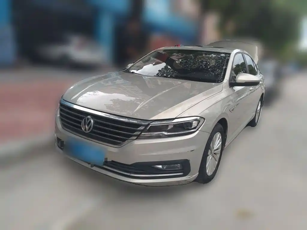 Photo 1 - Volkswagen Lavida