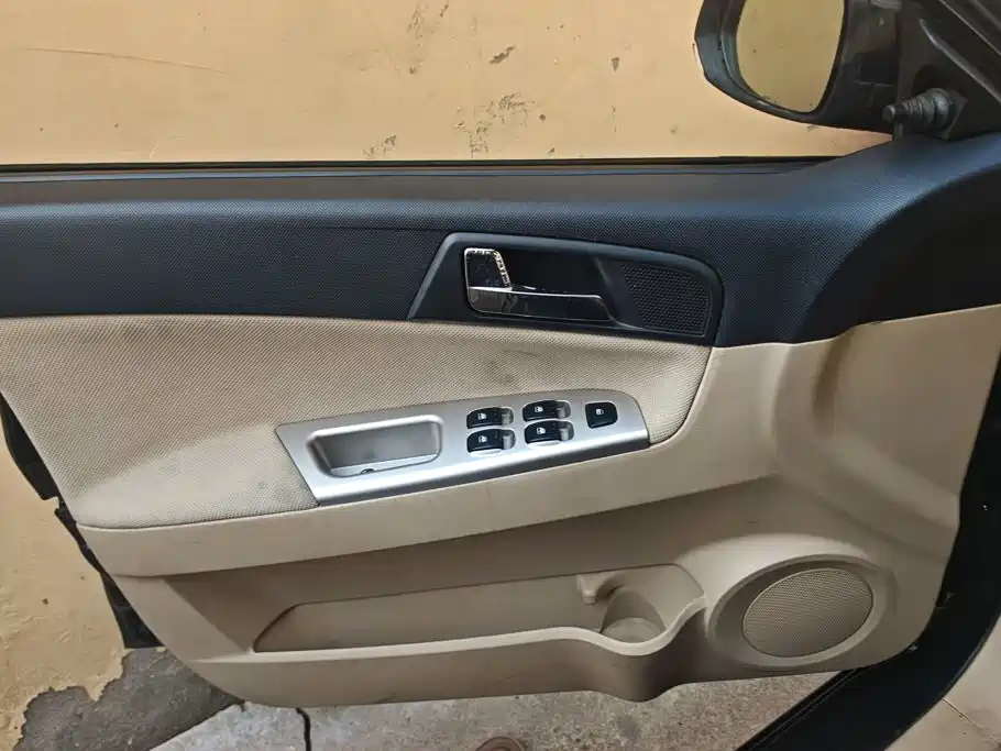 Zhonghua H330 2014 2013 1.5L Manual Comfort