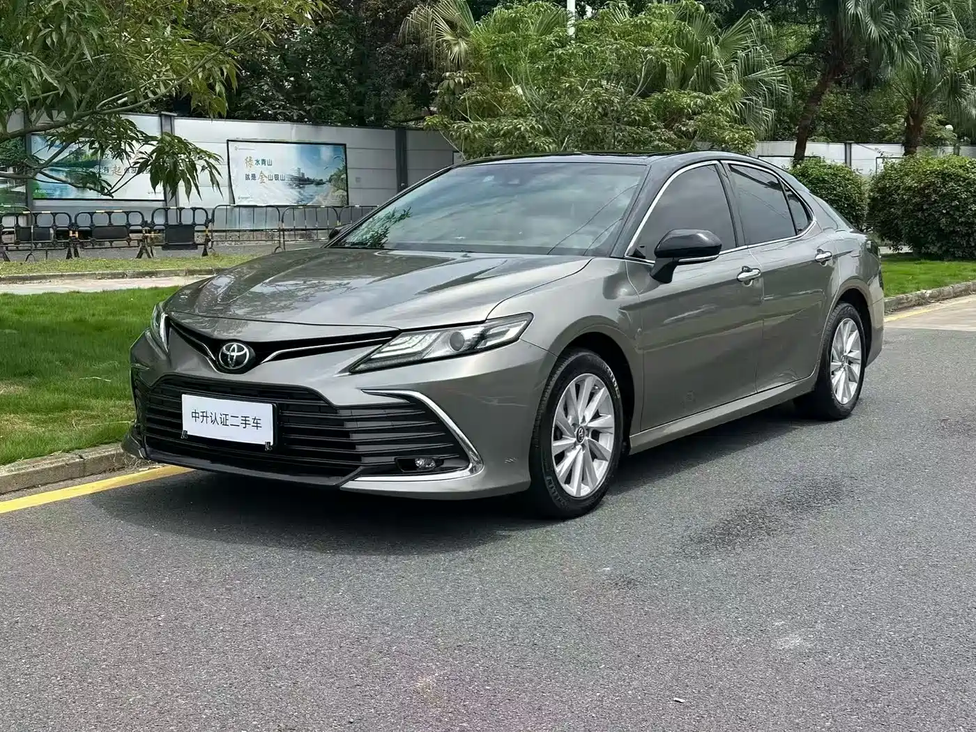 Toyota Camry 2021 2.0G Luxury Edition фото 2