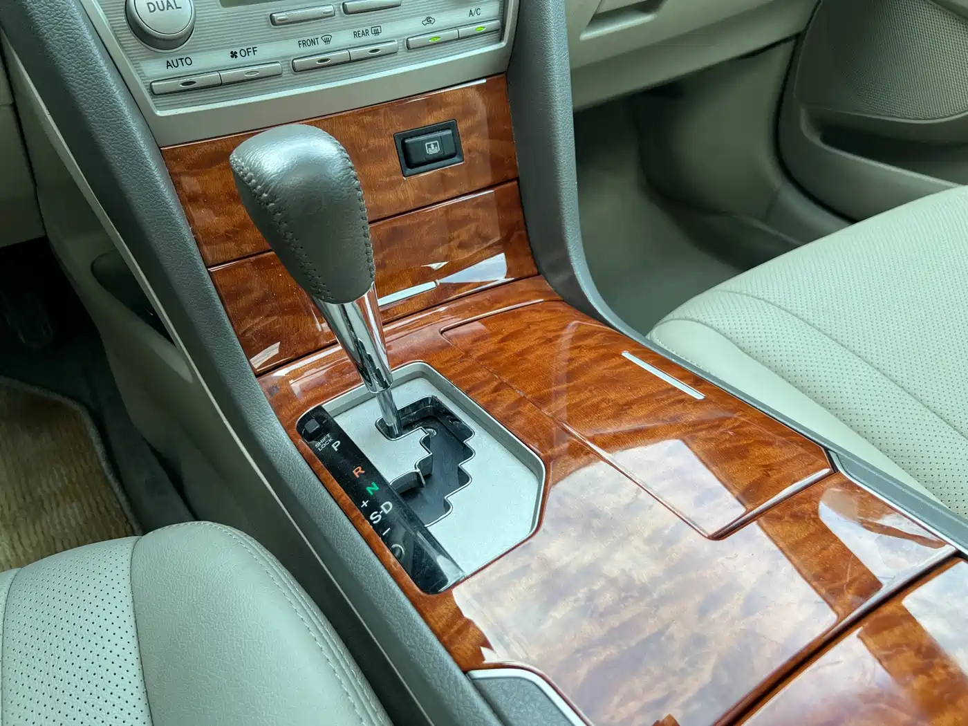 Toyota Camry 2008 2007 240V Premium Edition