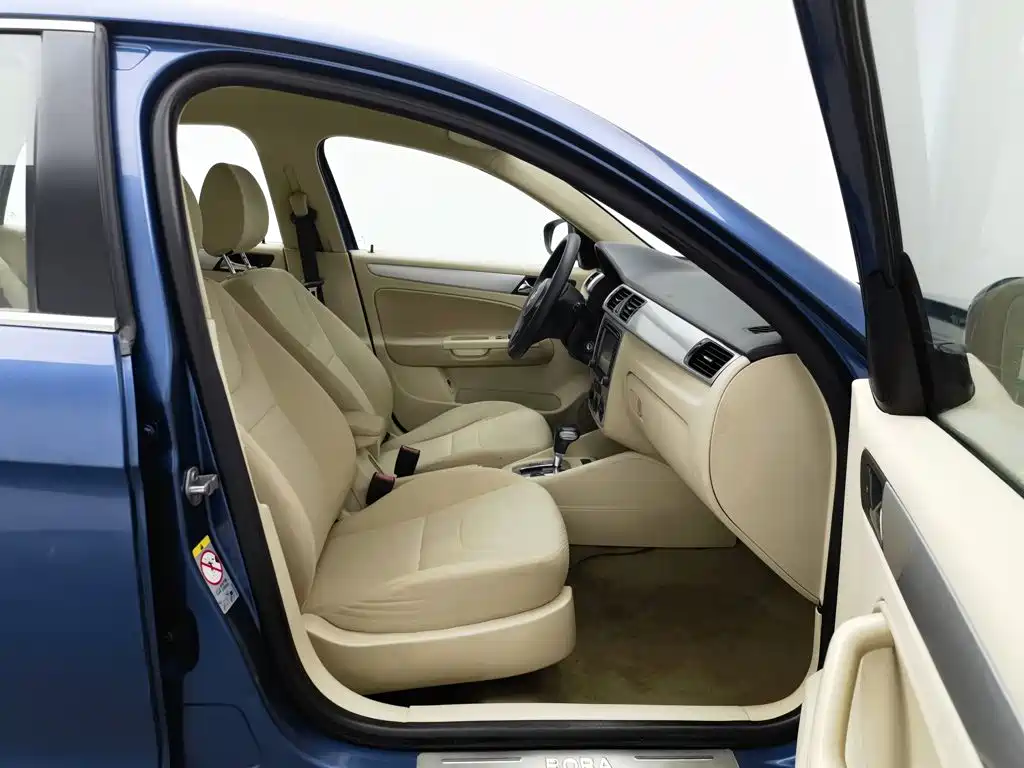 Volkswagen Bora 2011 2011 1.6L Automatic Fashion
