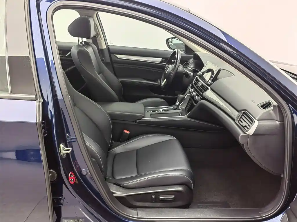 Photo 23 - Honda Inspire
