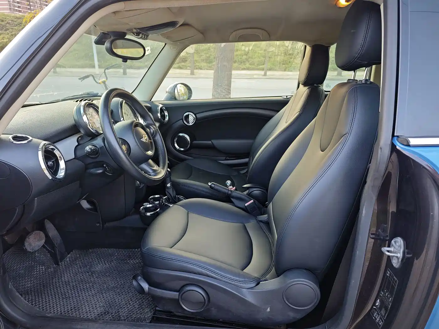MINI CLUBMAN 2013 2011 1.6L ONE