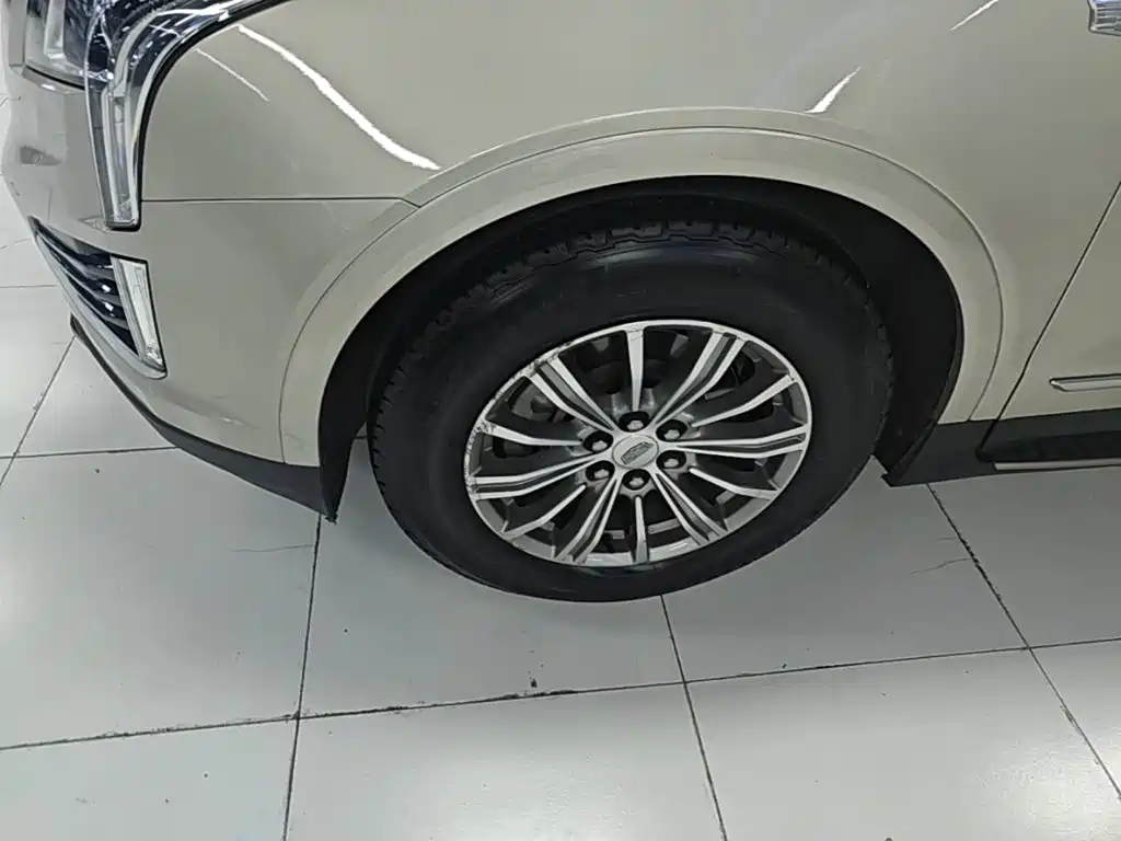 Cadillac XT5 2016 2016 25T Luxury Model