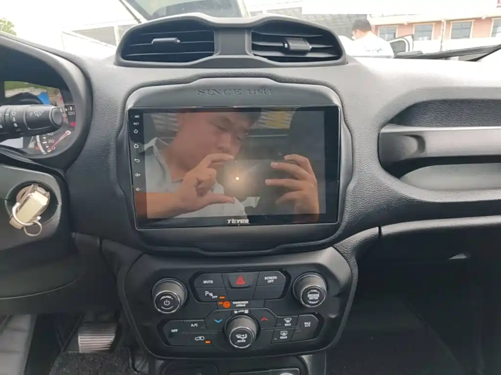 Jeep Renegade 2018 2018 Connected Large Screen Edition 180T Automatic High Energy