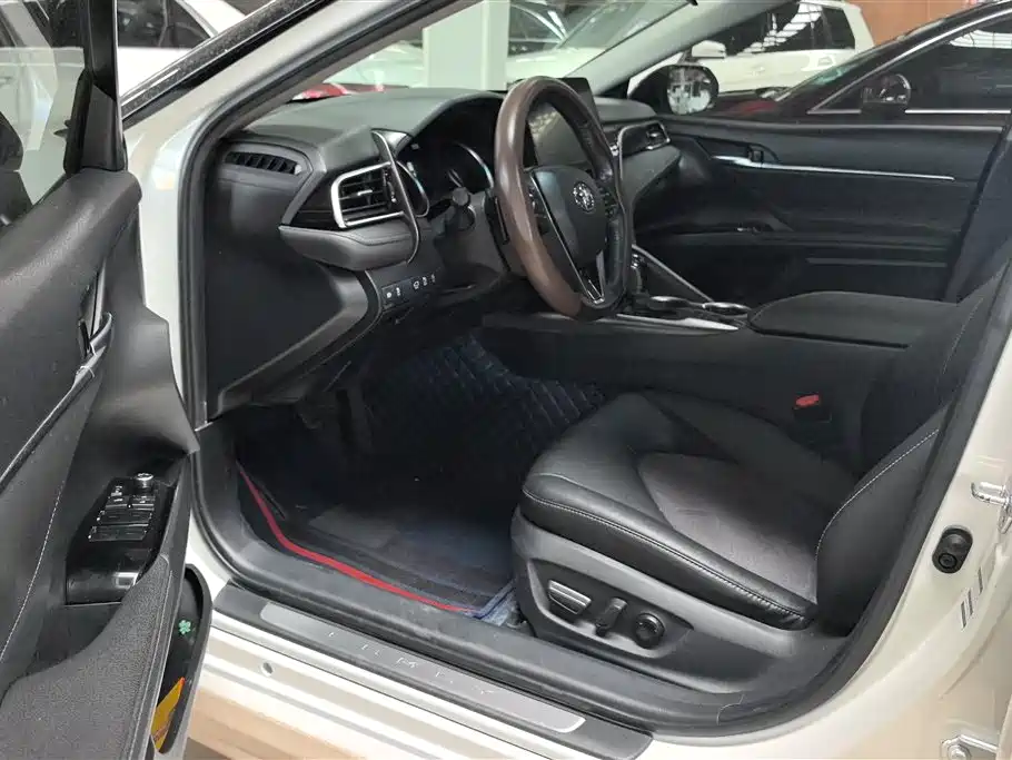 Toyota Camry 2021 2.0S Sporty Edition фото 9