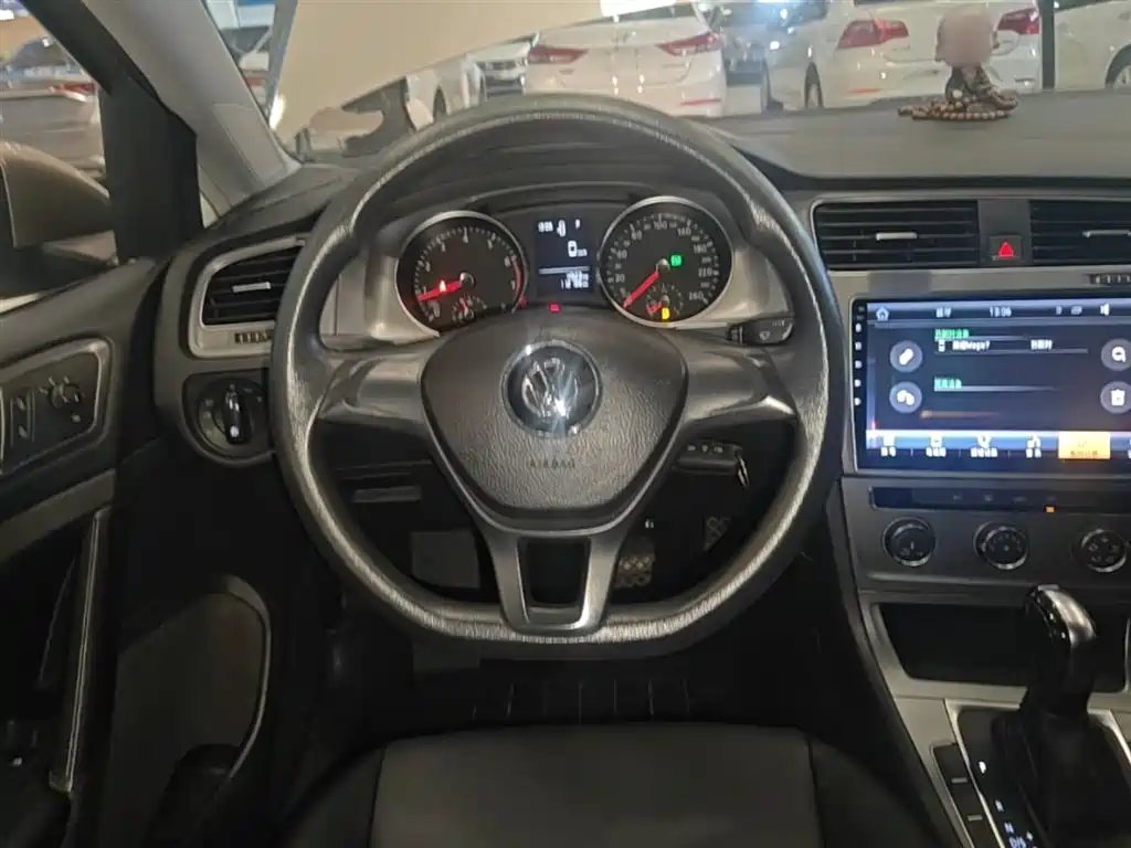 Volkswagen Golf 2016 1.6L Automatic Fashion фото 11