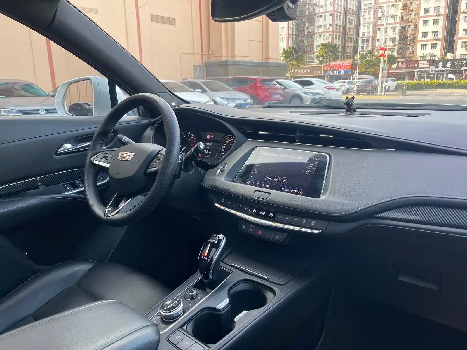 Фото 14 - Cadillac XT4
