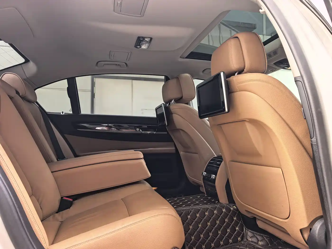 BMW 7 Series 2014 730Li Premium фото 13