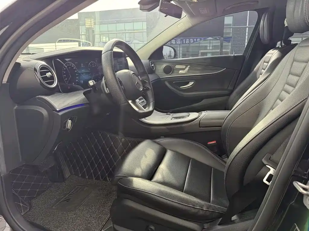 Mercedes-Benz E-Class 2022 E 260 L Sport фото 15