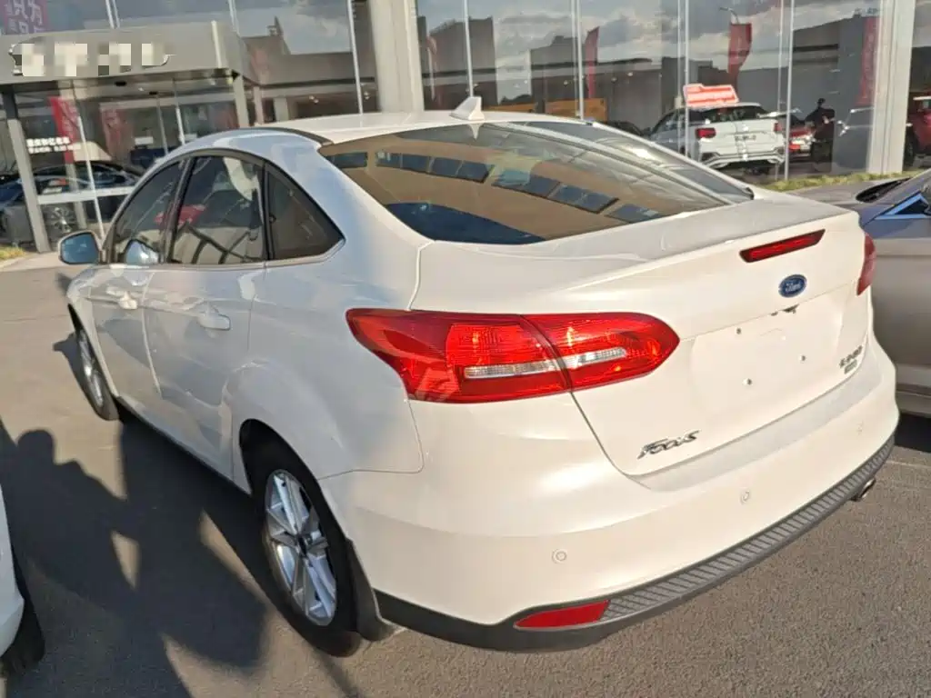 Фото 5 - Ford Focus