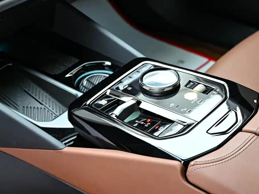 BMW 5 Series 2024 530Li Leading M Sport Package фото 18