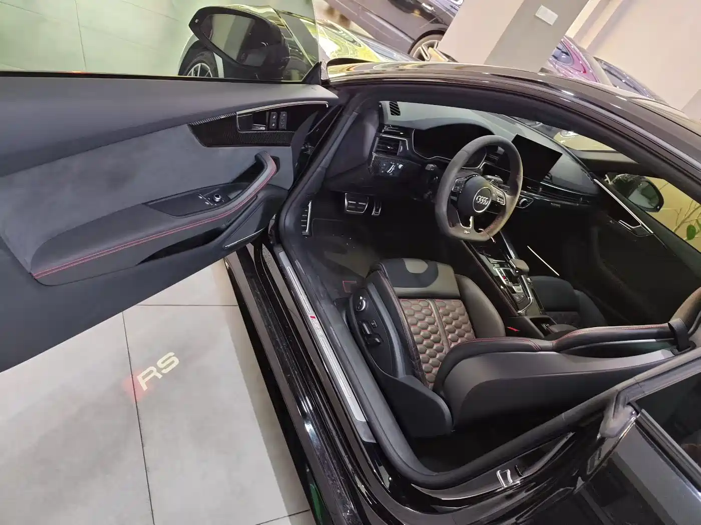 Audi RS 5 2023 Model RS 5 2.9T Coupe Obsidian Edition фото 5