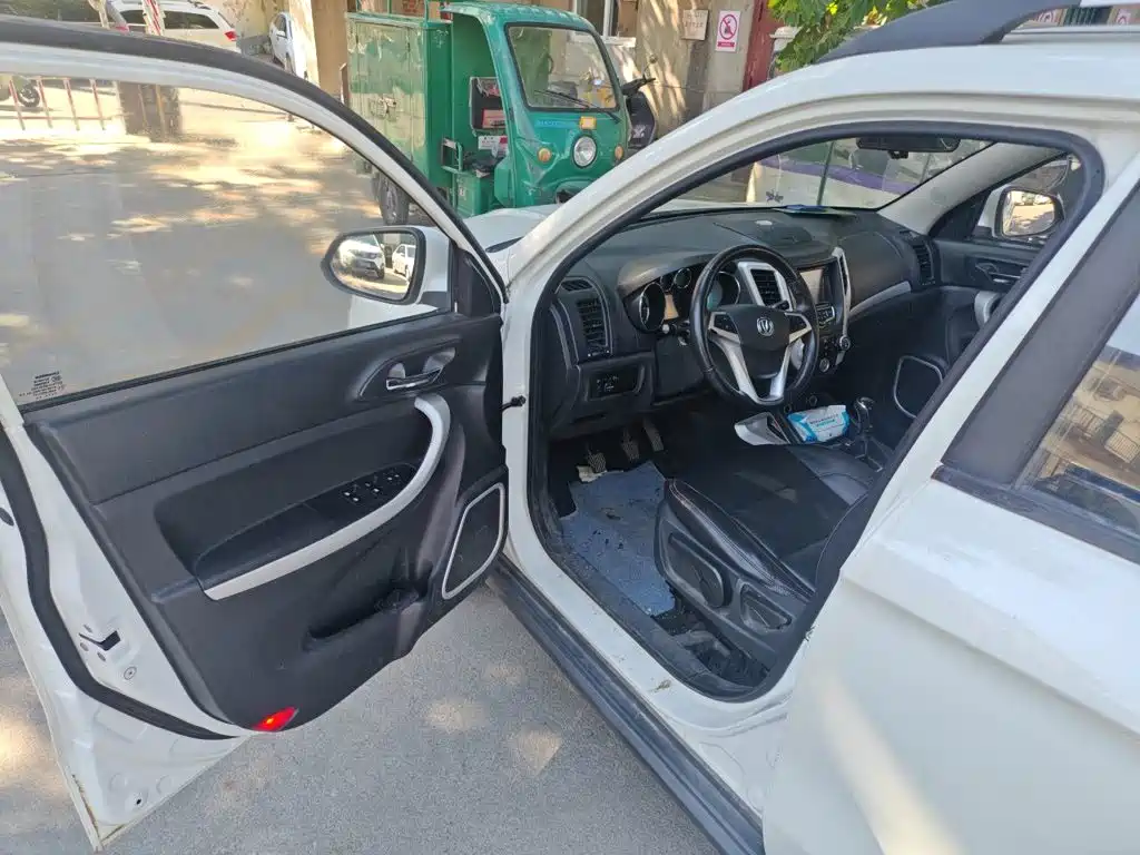 Changan CS35 2015 2015 1.6L Manual Luxury (China IV)