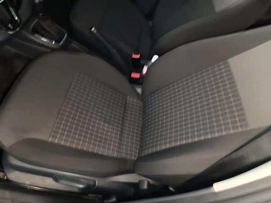 Volkswagen Polo 2016 1.6L Automatic Comfort фото 22