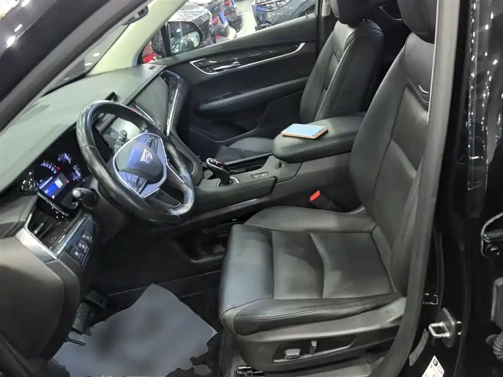 Cadillac XT5 2016 25T Luxury Model фото 15