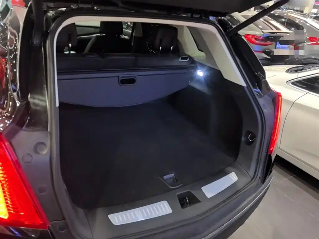 Cadillac XT5 2016 25T Luxury Model фото 19