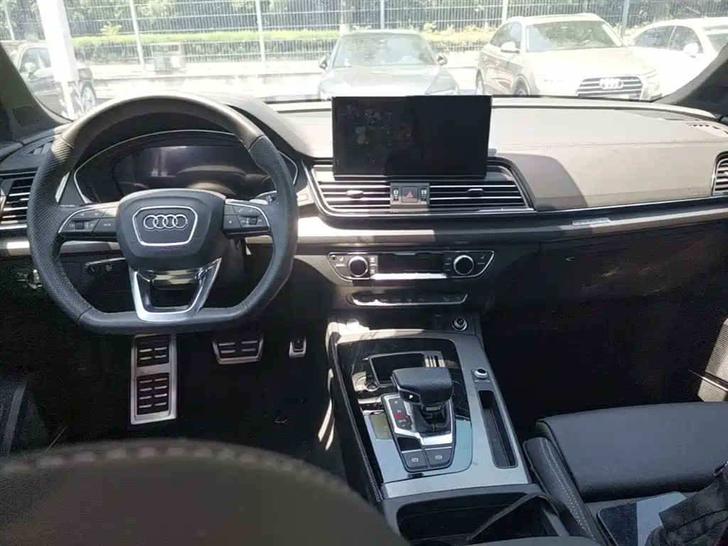 Audi Q5L 2024 Model 45 TFSI Luxury Dynamic фото 16