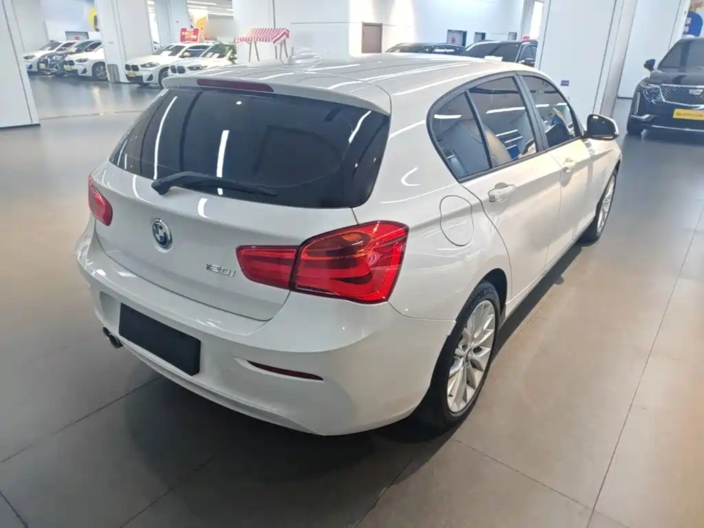 صورة 7 - BMW 1 Series (Import)