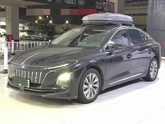  Hongqi Hongqi E-QM5 2022 431km Charging Enjoyment Edition