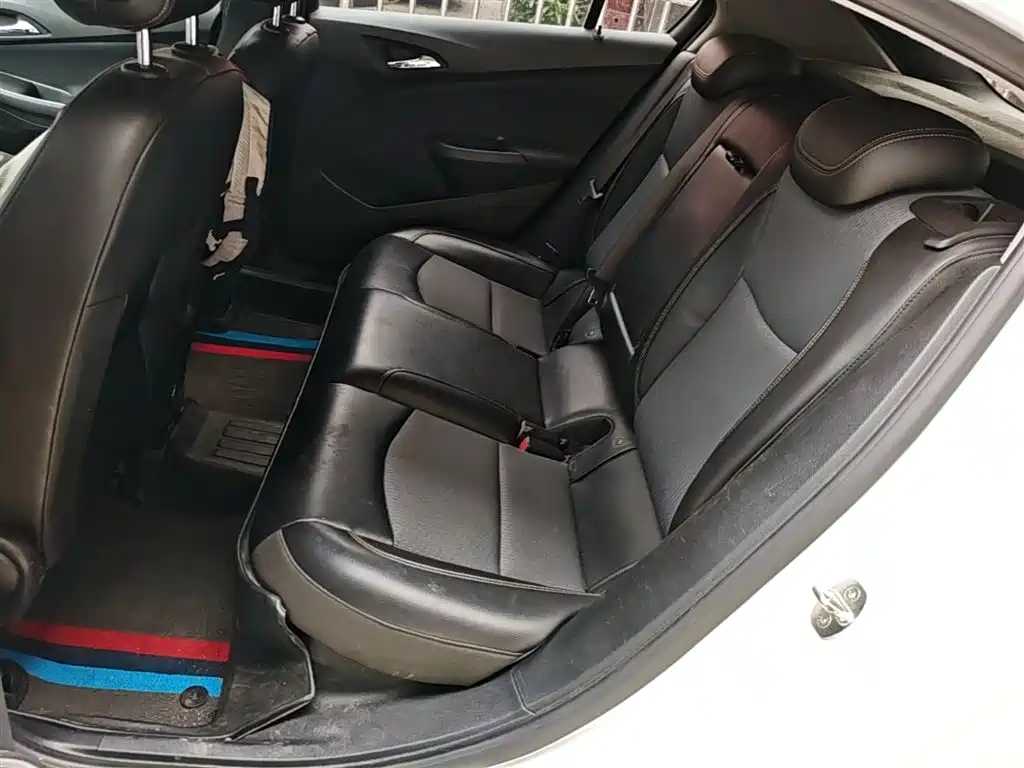 Chevrolet Cruze 2018 Hatchback 320 Automatic Stylish Edition фото 17