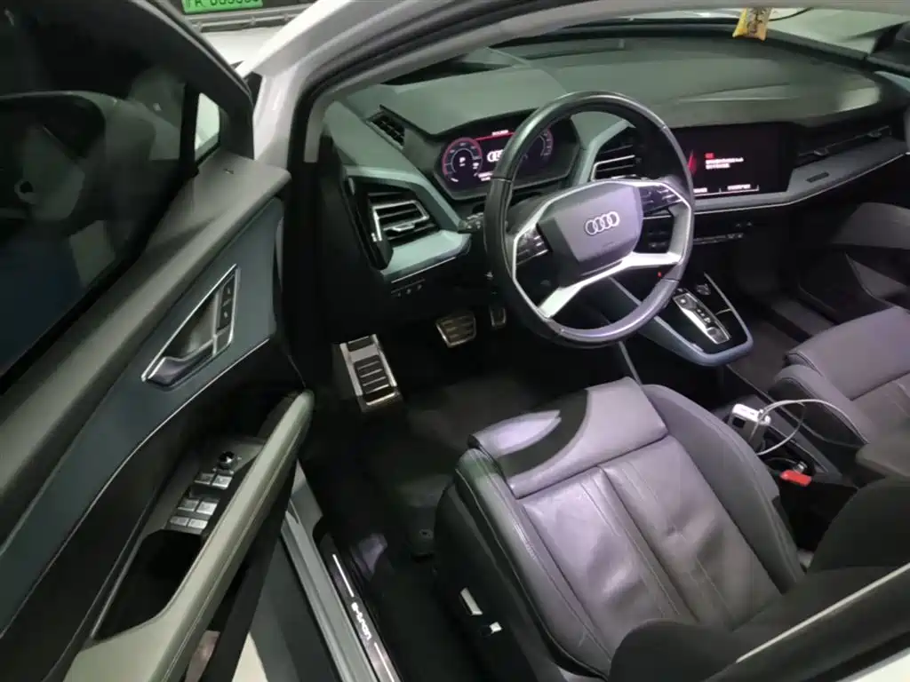 Audi Q5 e-tron 2022 40 e-tron Starlight Edition Brocade Package фото 16