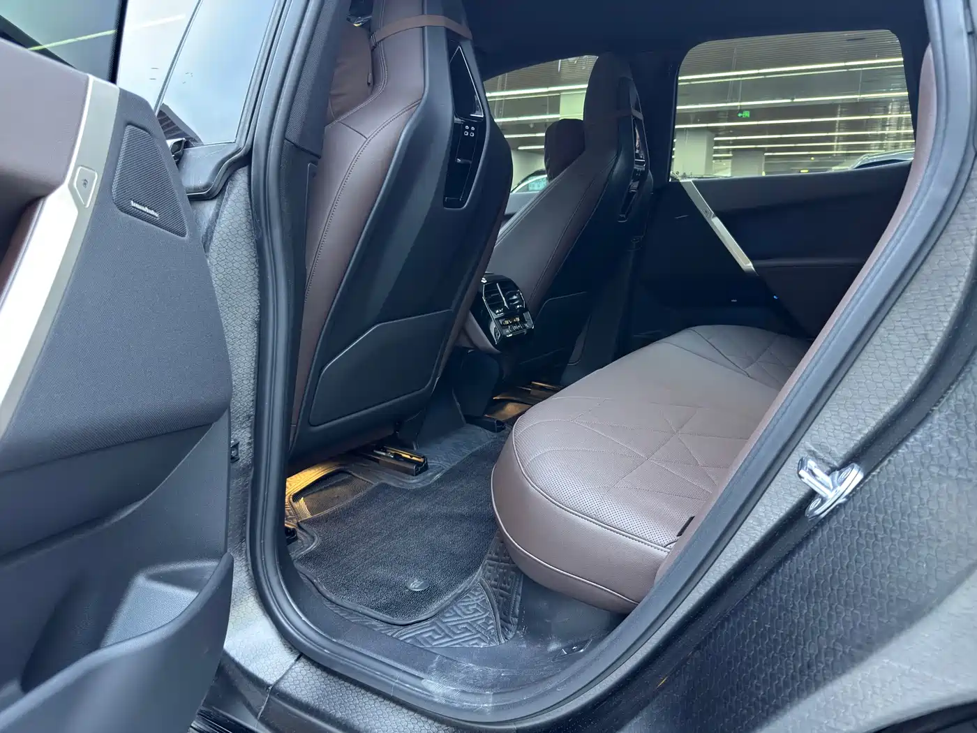 BMW iX 2022 xDrive40 фото 15