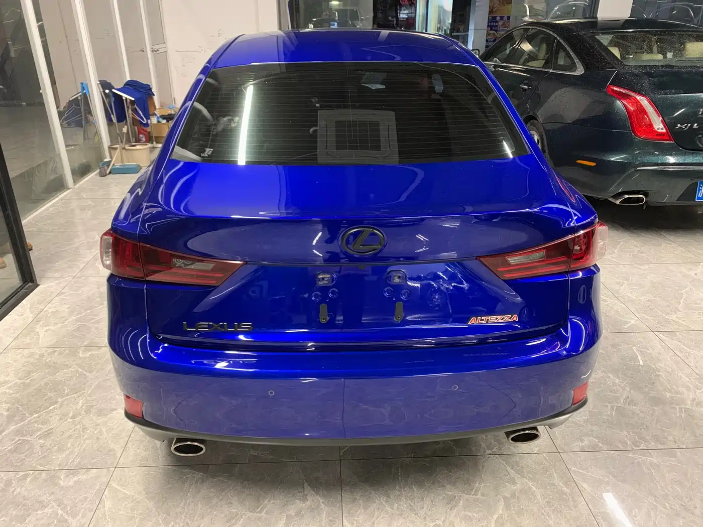 Lexus IS 2015 200t F SPORT фото 19