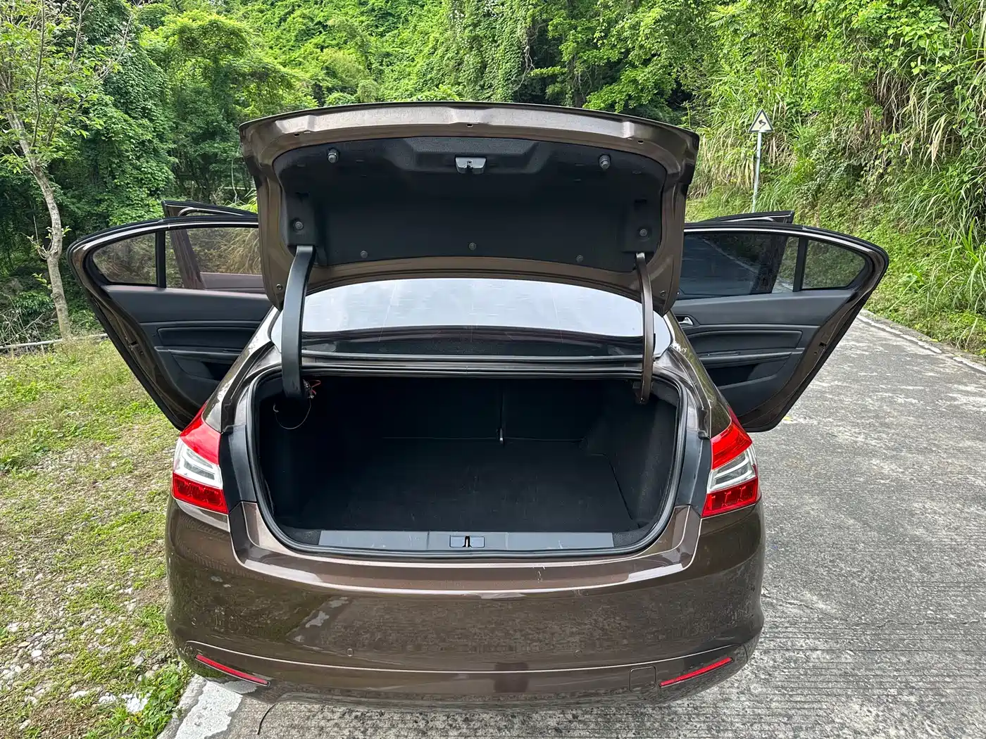 Peugeot 408 2014 1.8L Automatic Luxury Edition фото 10