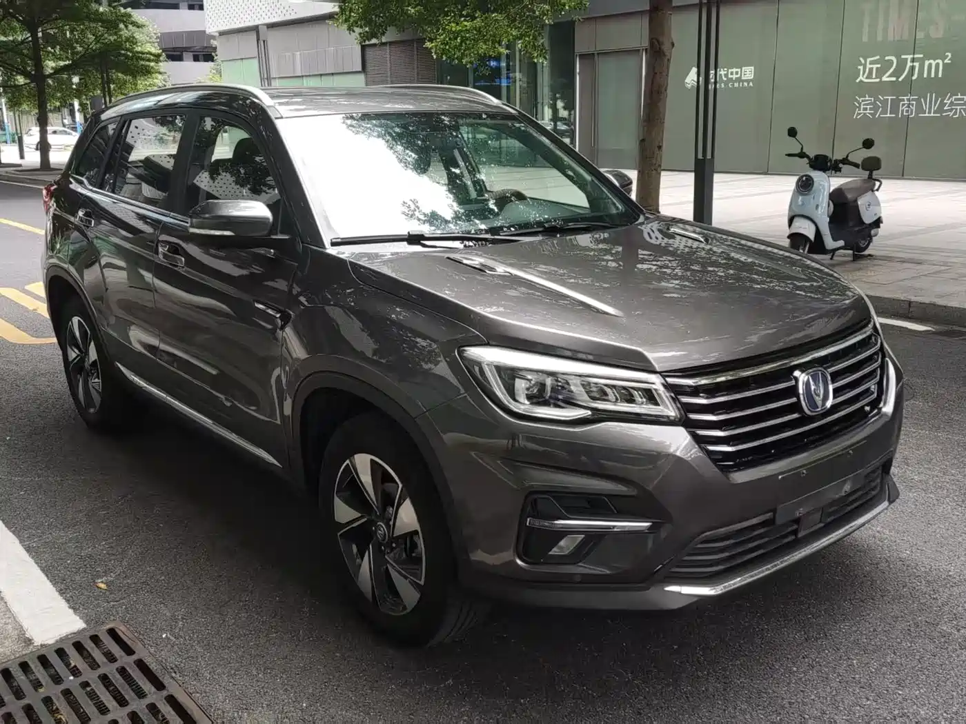 Фото 8 - Changan CS75