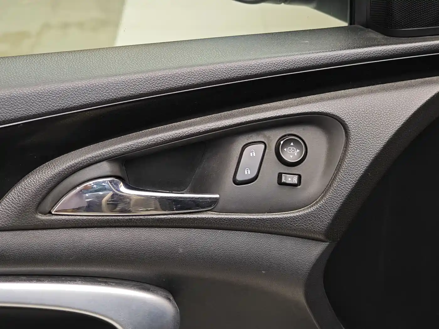 Buick Regal 2015 1.6T Leading Tech Edition фото 9