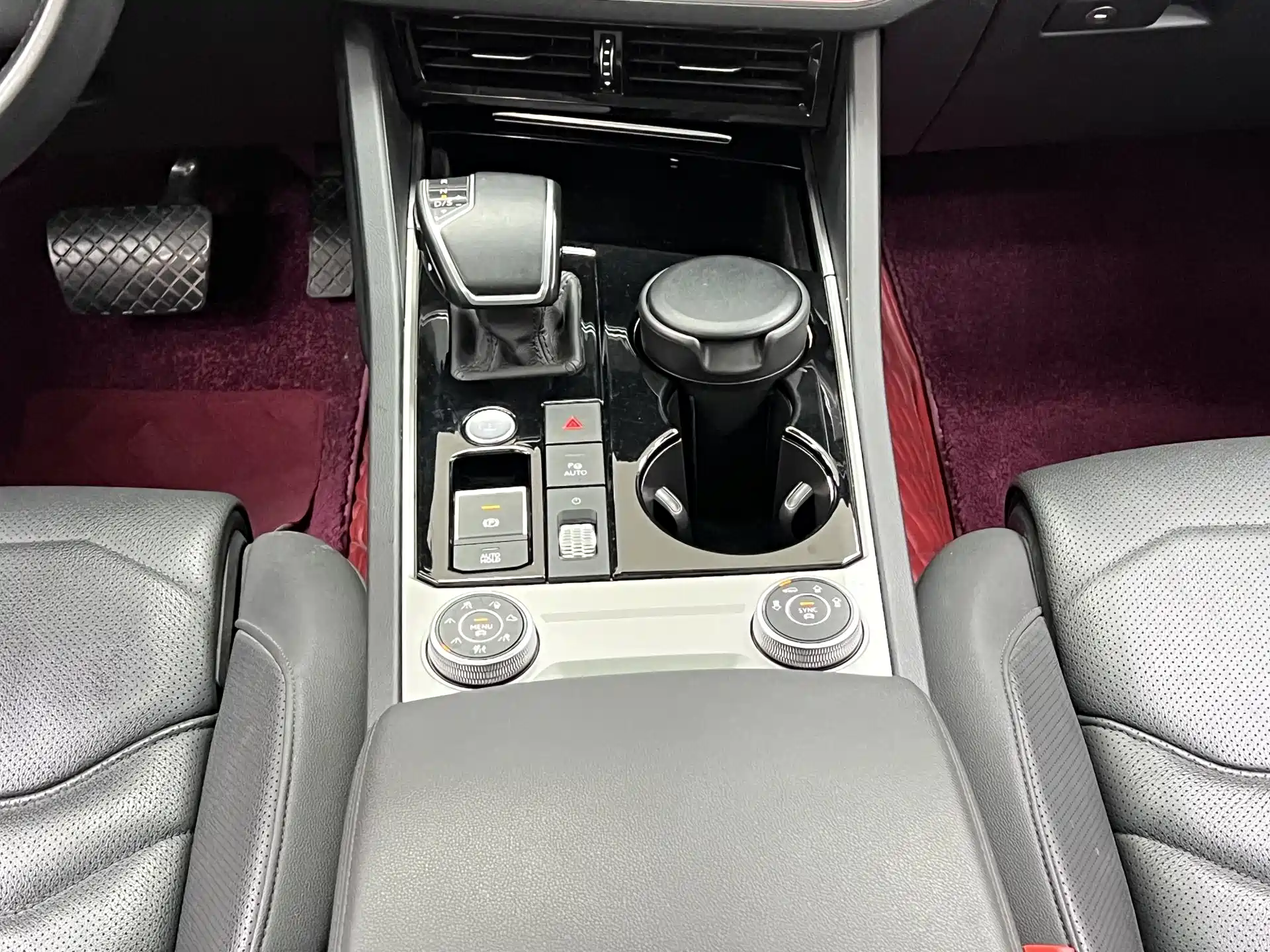 Фото 23 - Volkswagen Touareg