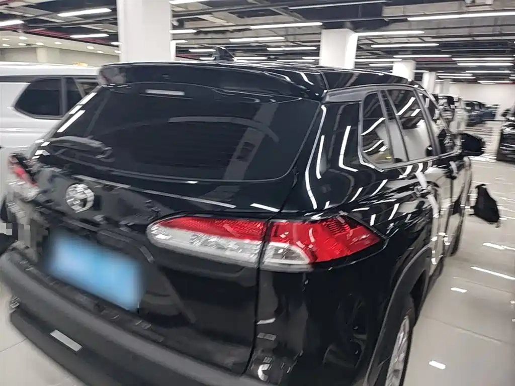 Toyota Frontlander 2024 2.0L CVT Elite Plus Edition фото 7