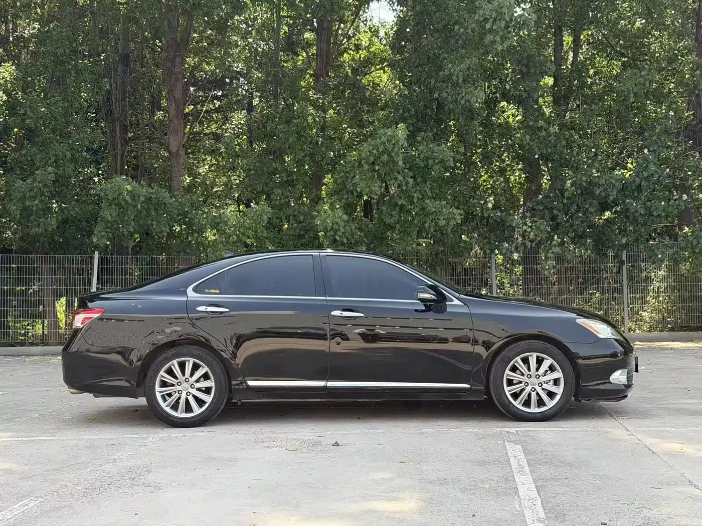 Фото 3 - Lexus ES
