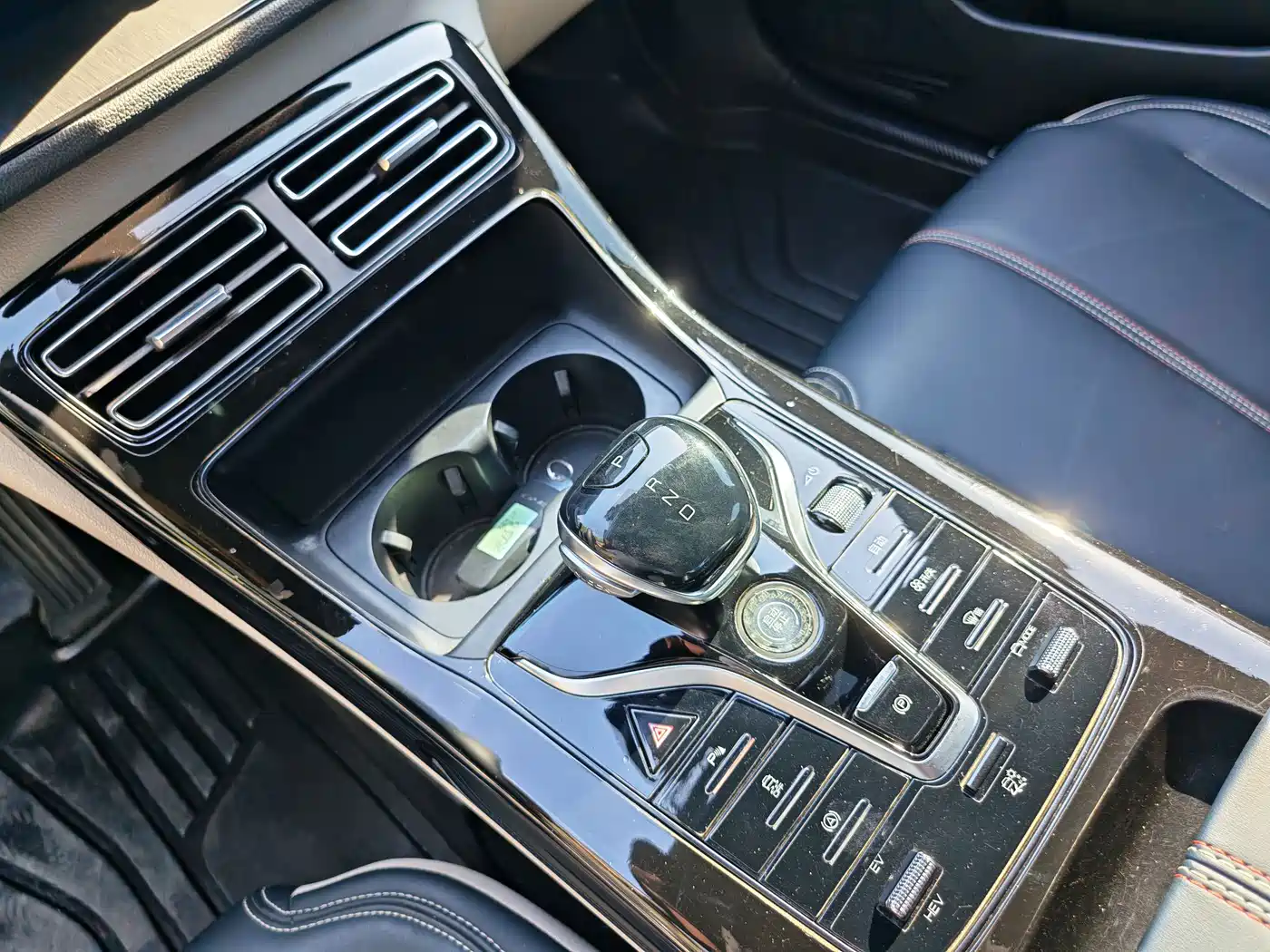 BYD Qin PLUS 2021 DM-i 55KM Premium фото 18