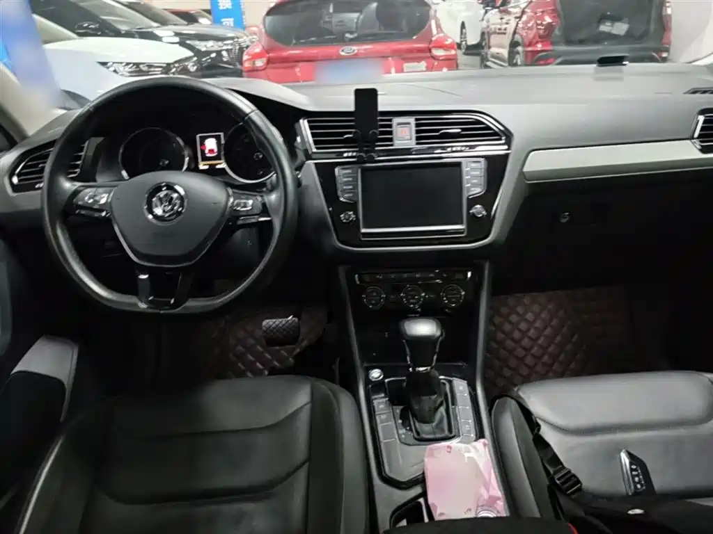 Volkswagen Tiguan L 2018 330TSI Automatic 2WD Luxury Edition фото 10