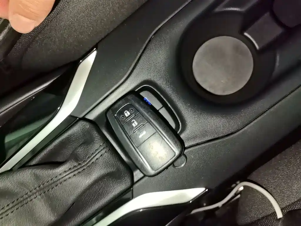 Toyota Corolla 2022 Hybrid 1.8L E-CVT Pioneer Edition фото 9