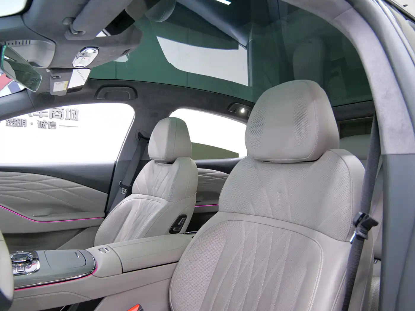 Geely Galaxy Galaxy Xingyao 8 2025 130km EM-P Starship Edition фото 10