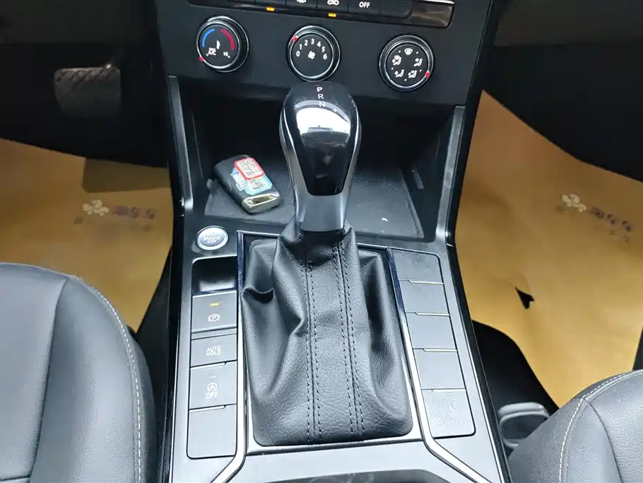 Volkswagen Passat 2025 Outstanding 280TSI Business Edition фото 16