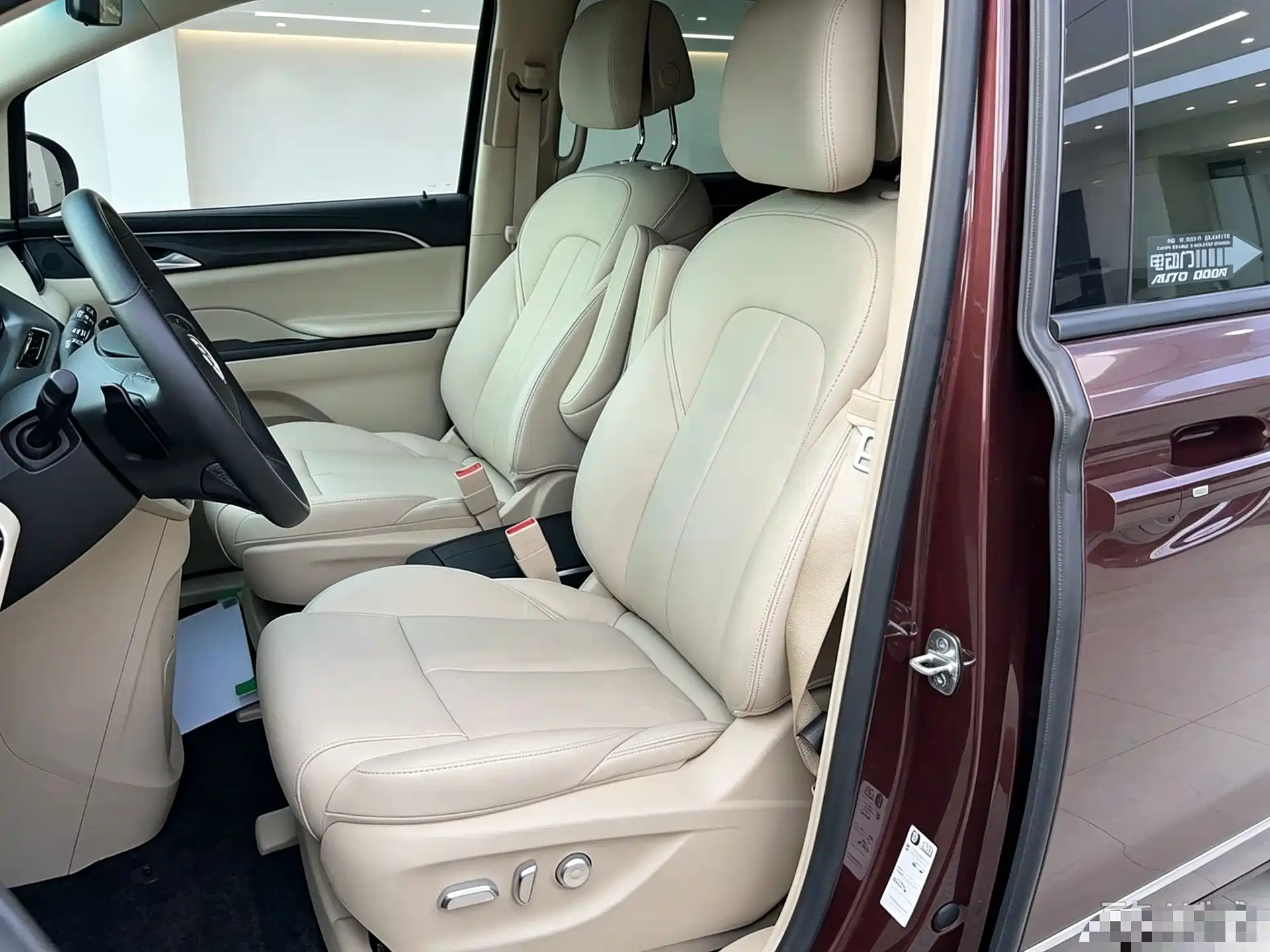 Фото 8 - Buick GL8